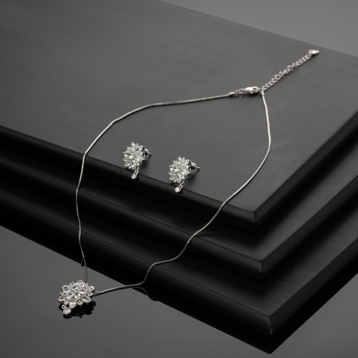 Flora Pendant Set - Kuberlo - Best Gift for - Imitation Jewellery - Designer Jewellery - one gram gold - fashion jewellery