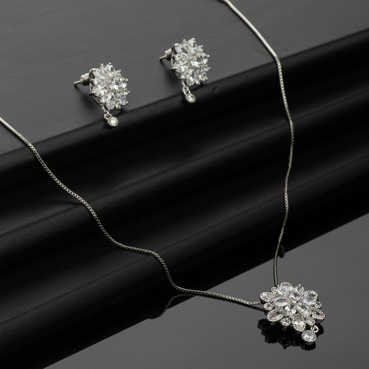 Flora Pendant Set - Kuberlo - Best Gift for - Imitation Jewellery - Designer Jewellery - one gram gold - fashion jewellery