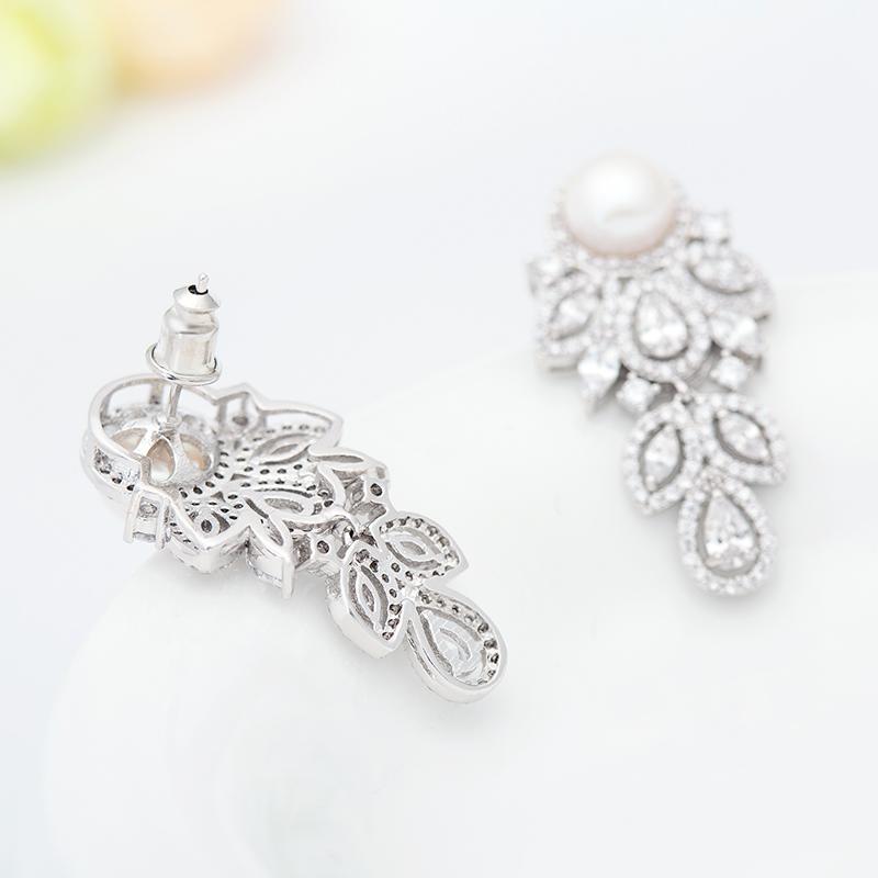 Disha Stud Earrings - Kuberlo - Best Gift for - Imitation Jewellery - Designer Jewellery - one gram gold - fashion jewellery