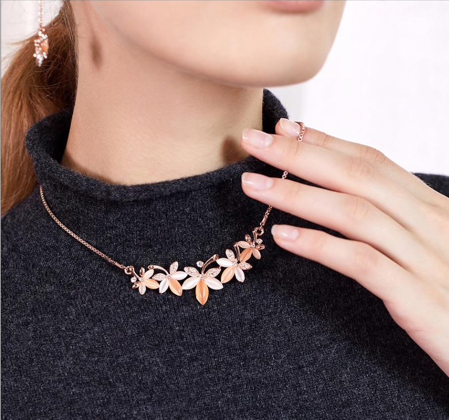 Flora Necklace - Kuberlo - Best Gift for - Imitation Jewellery - Designer Jewellery - one gram gold - fashion jewellery