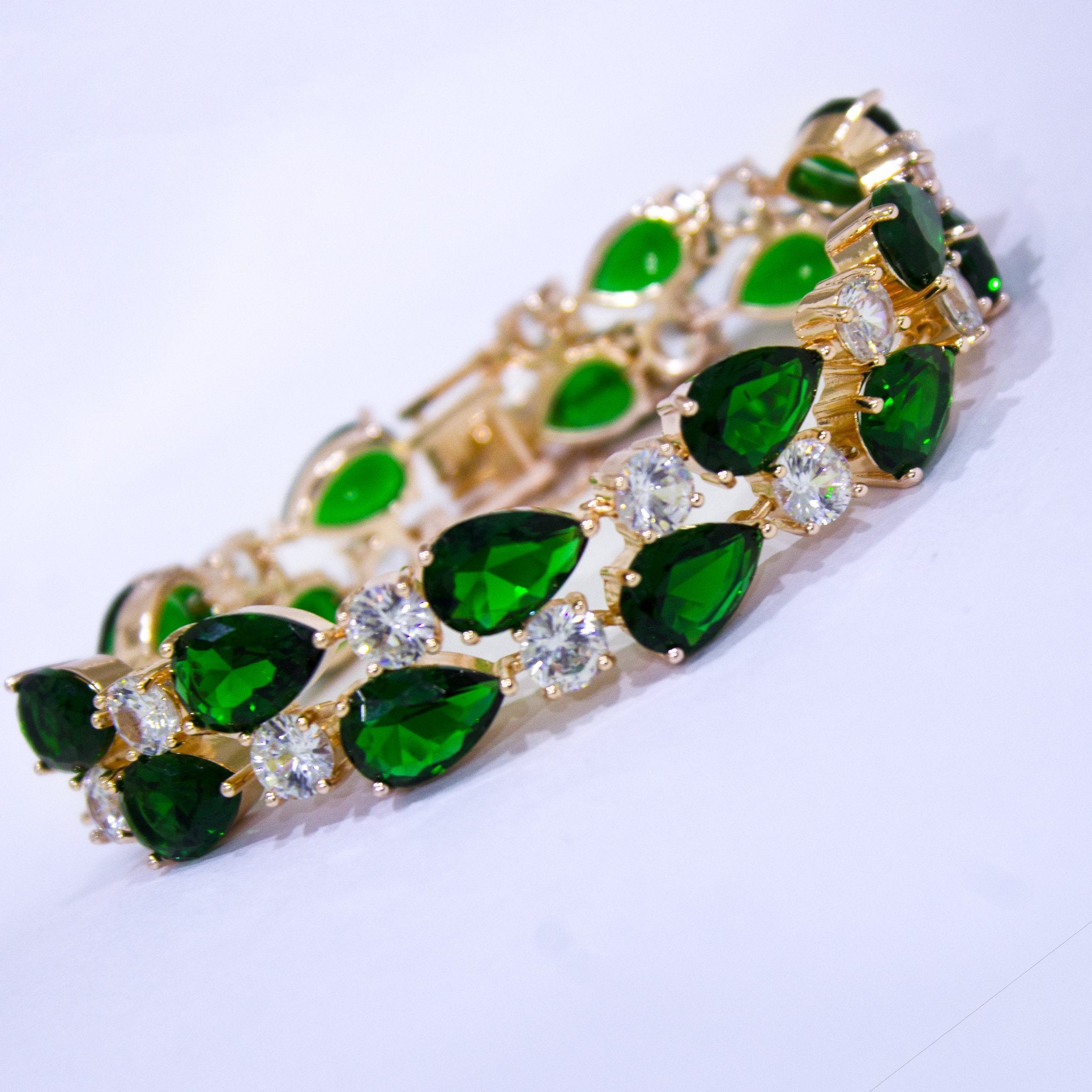 Emerald Green Vibrant Bracelet - Kuberlo - Best Gift for - Imitation Jewellery - Designer Jewellery - one gram gold - fashion jewellery