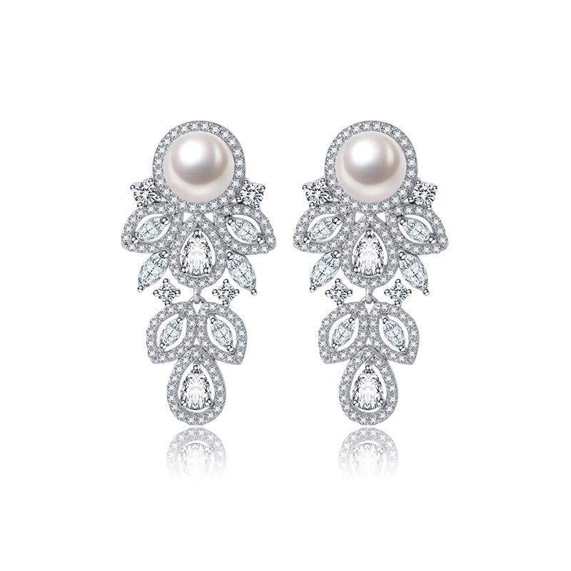 Disha Stud Earrings - Kuberlo - Best Gift for - Imitation Jewellery - Designer Jewellery - one gram gold - fashion jewellery